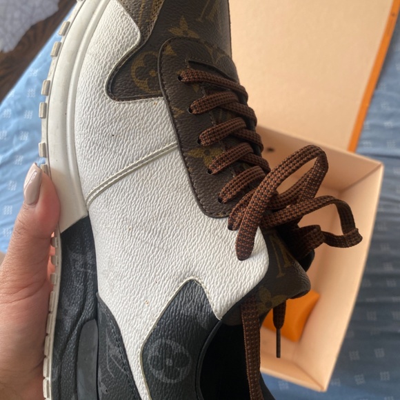 Louie Vuitton shoes - Picture 2 of 5